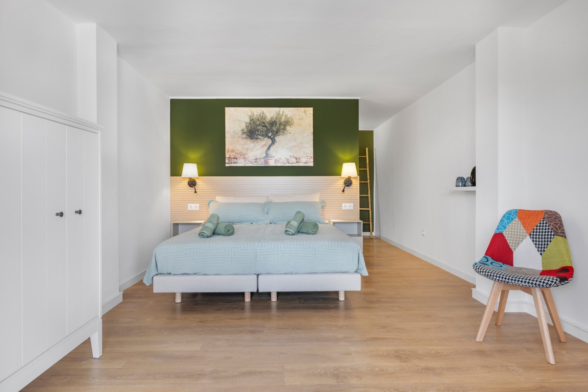 Afbeelding van Sfeervolle, royale kamer met rust en ontbijt. 18+
