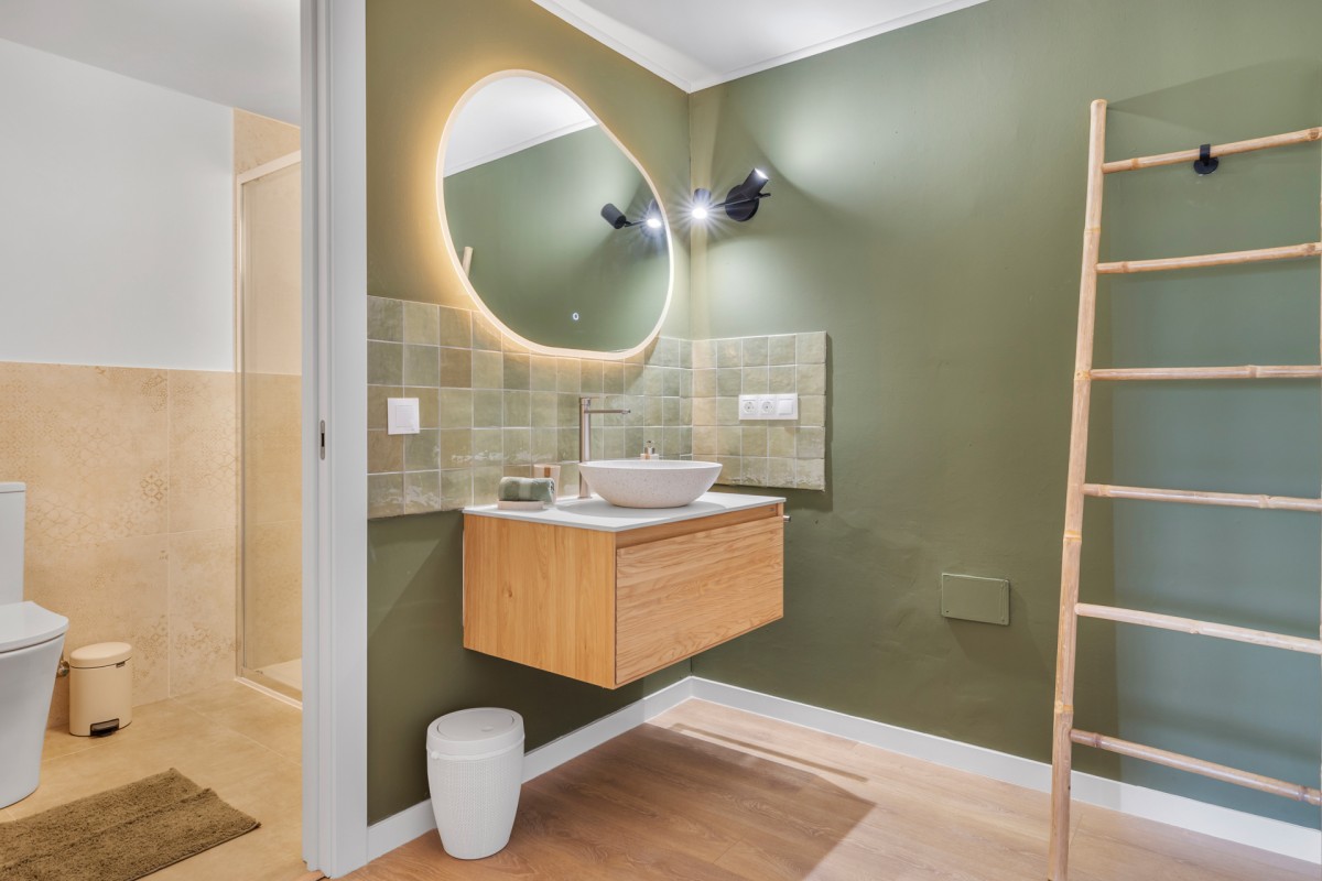 Afbeelding van Sfeervolle, royale kamer met rust en ontbijt. 18+