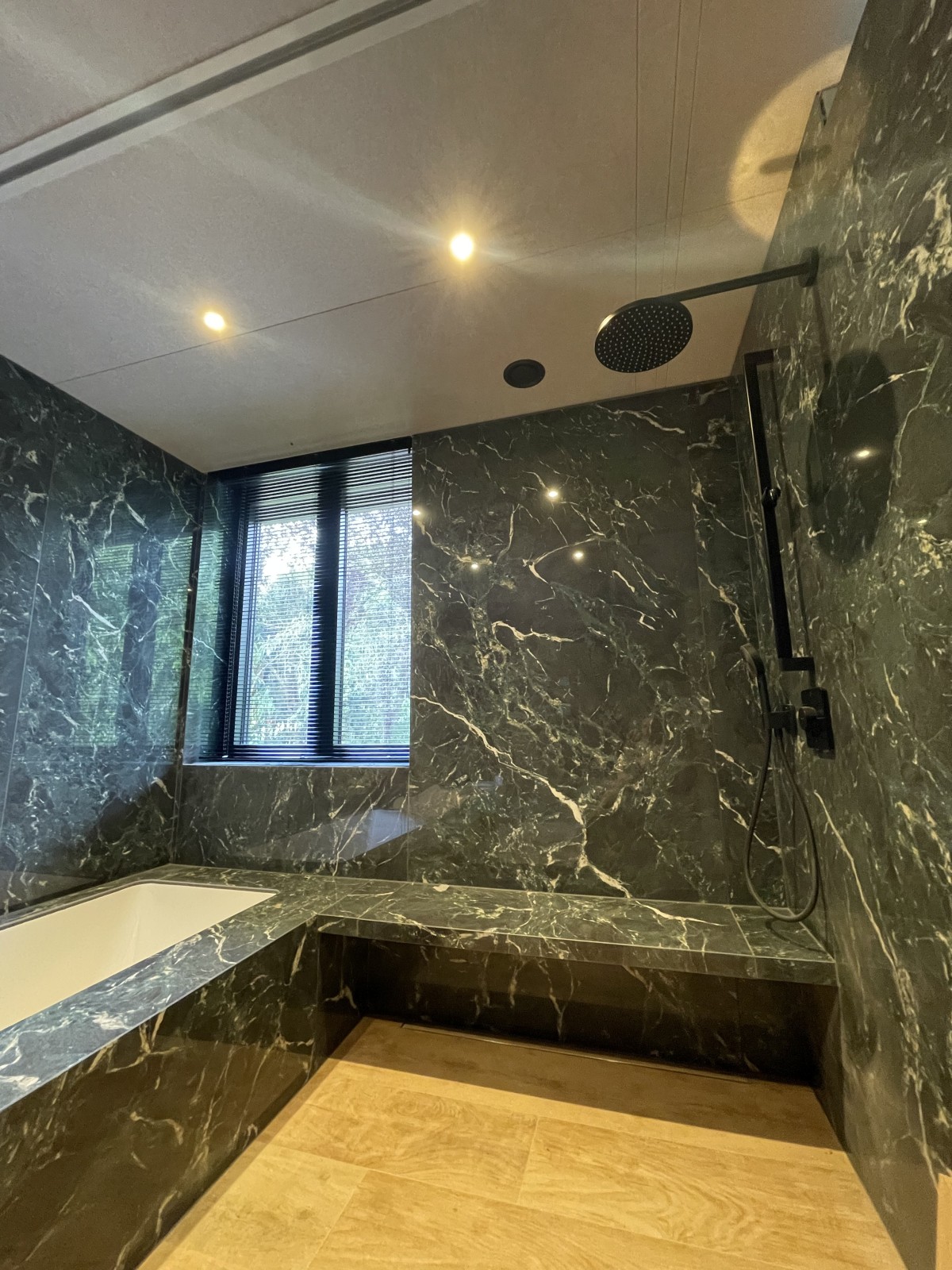 Afbeelding van Kamer WATER (2p) - elektr bed, bad,douche, tillift