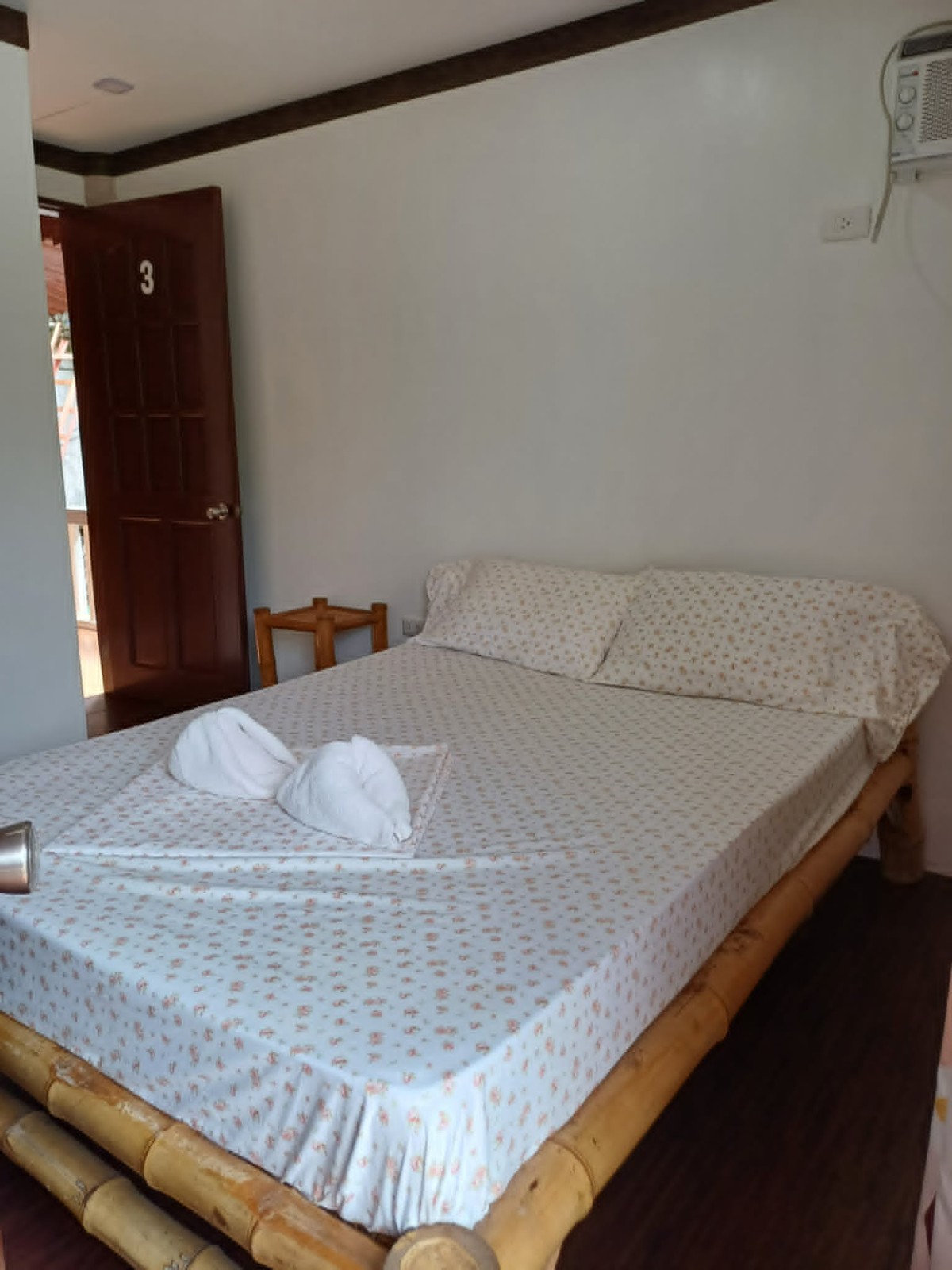 Pictures of Standard Room – Balcony with Marketplace View