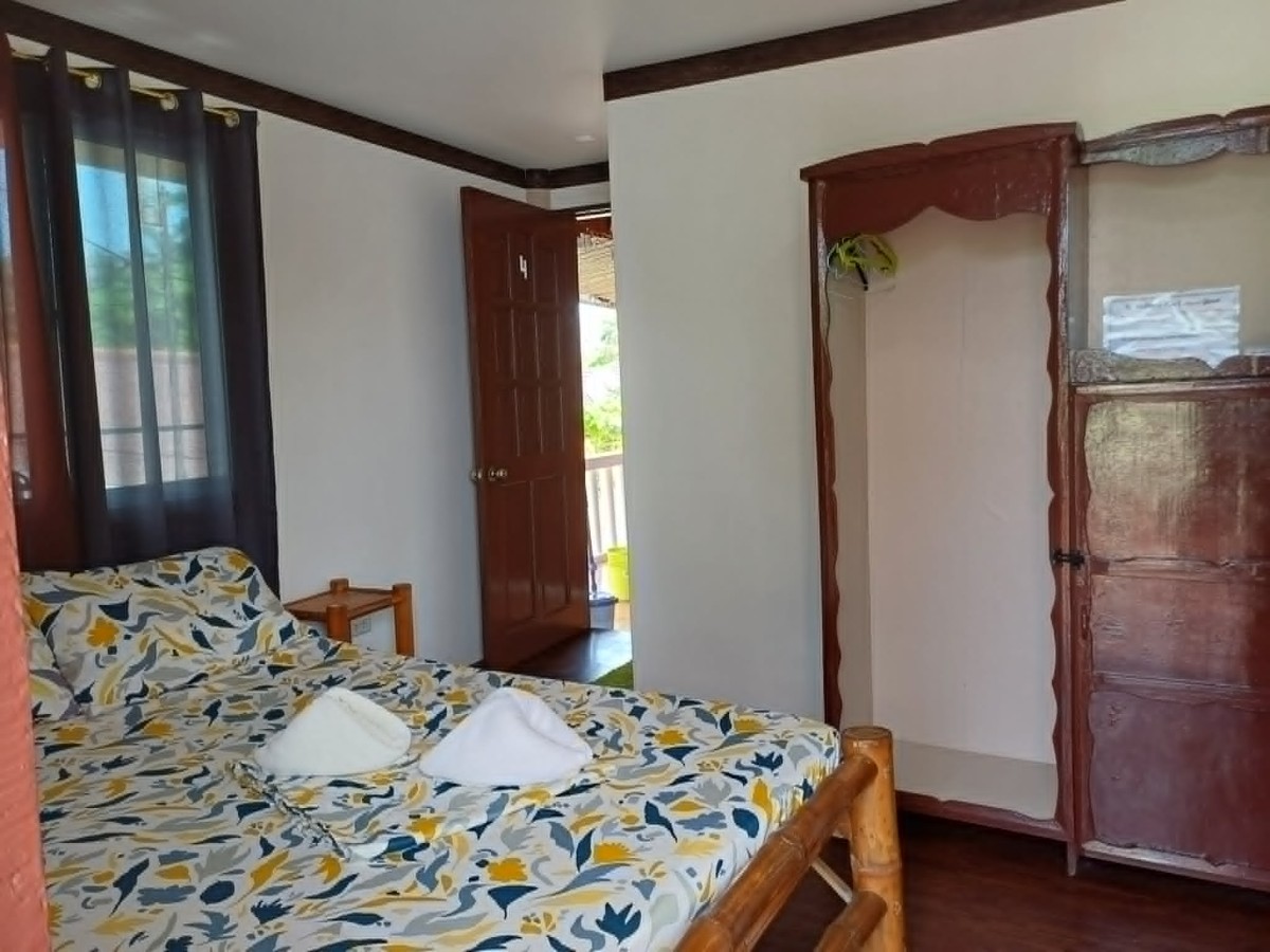 Pictures of Standard Room – Balcony with Marketplace View