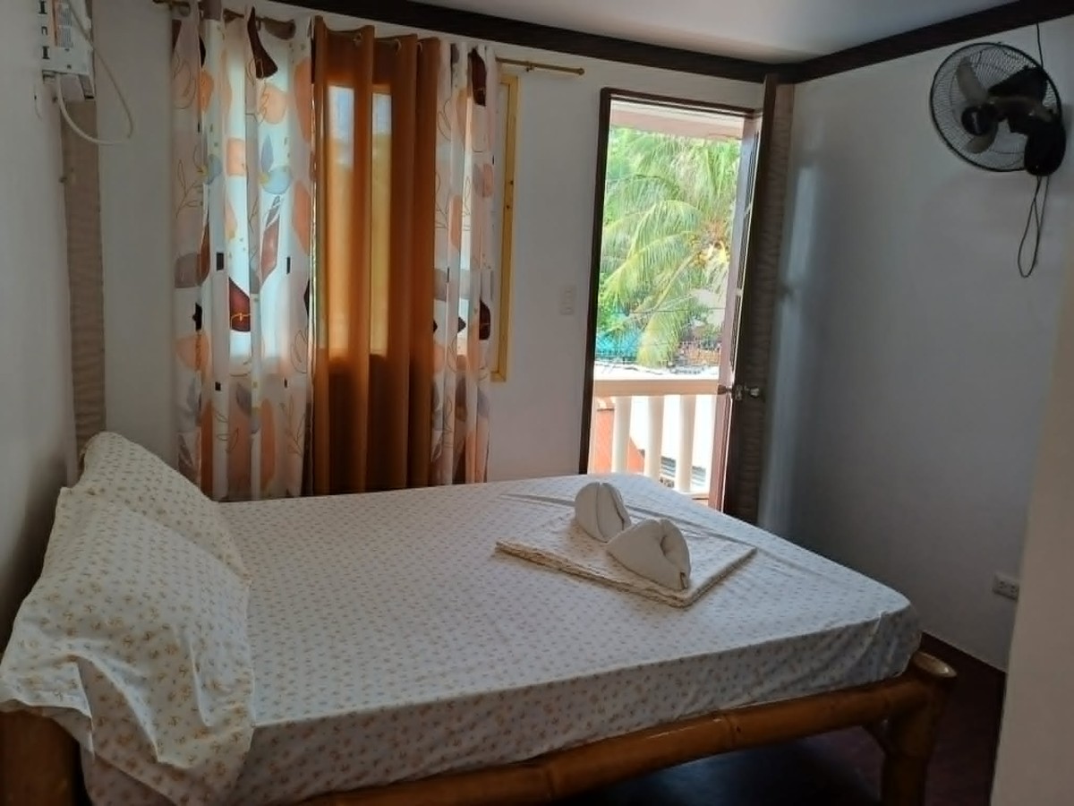 Pictures of Standard Room – Balcony with Marketplace View