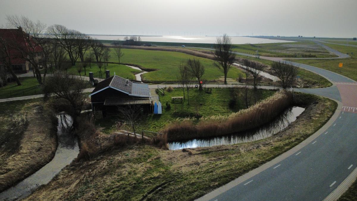 Afbeelding van Tiny house met grote tuin.