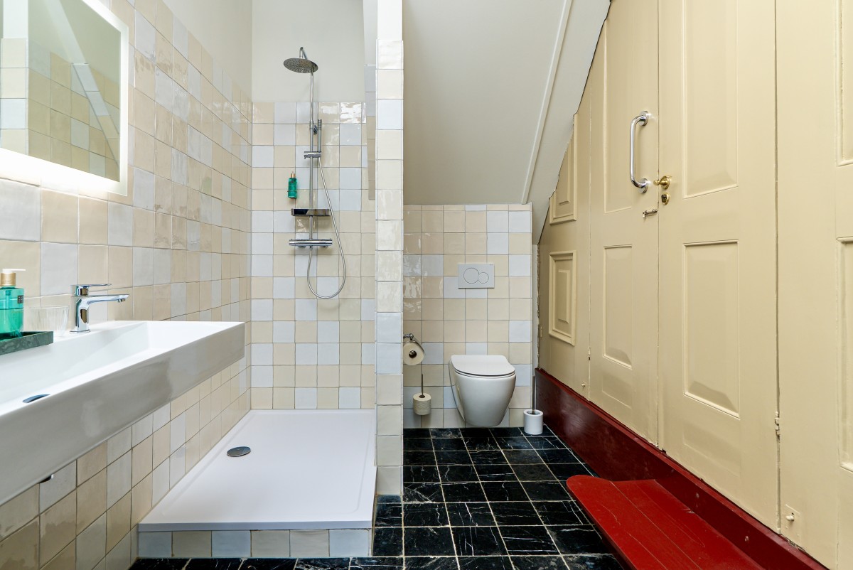 Pictures of Eijsinga Room