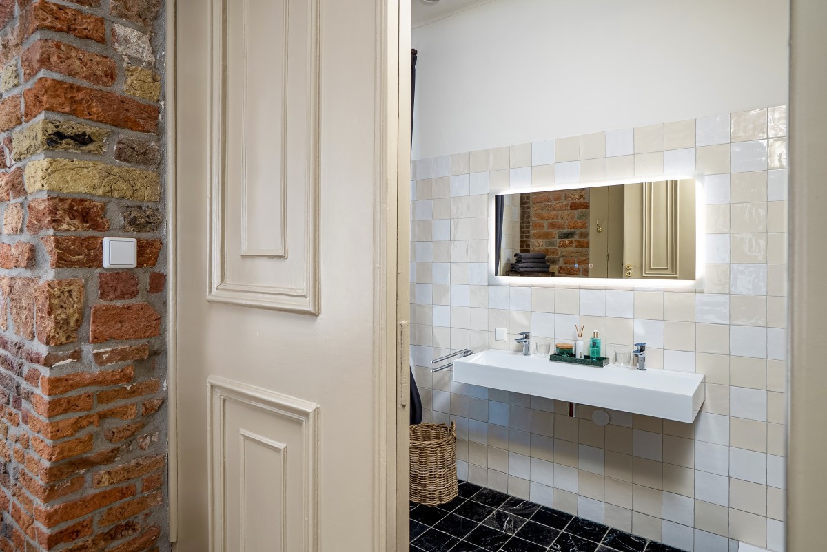Pictures of Eijsinga Room