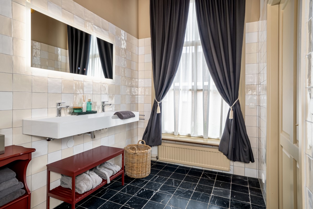 Pictures of Melkema Room