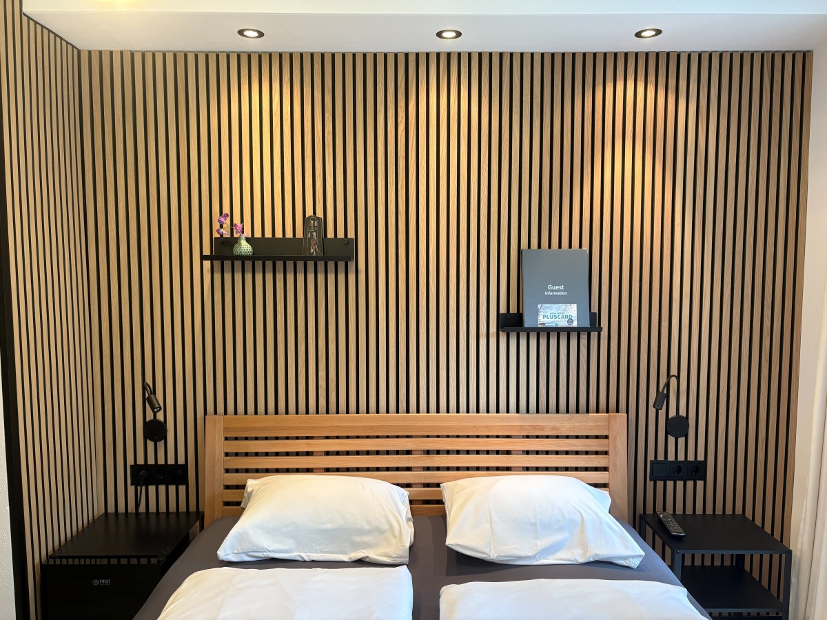 Afbeelding van 2-persoons kamer met balkon en zicht op tuin