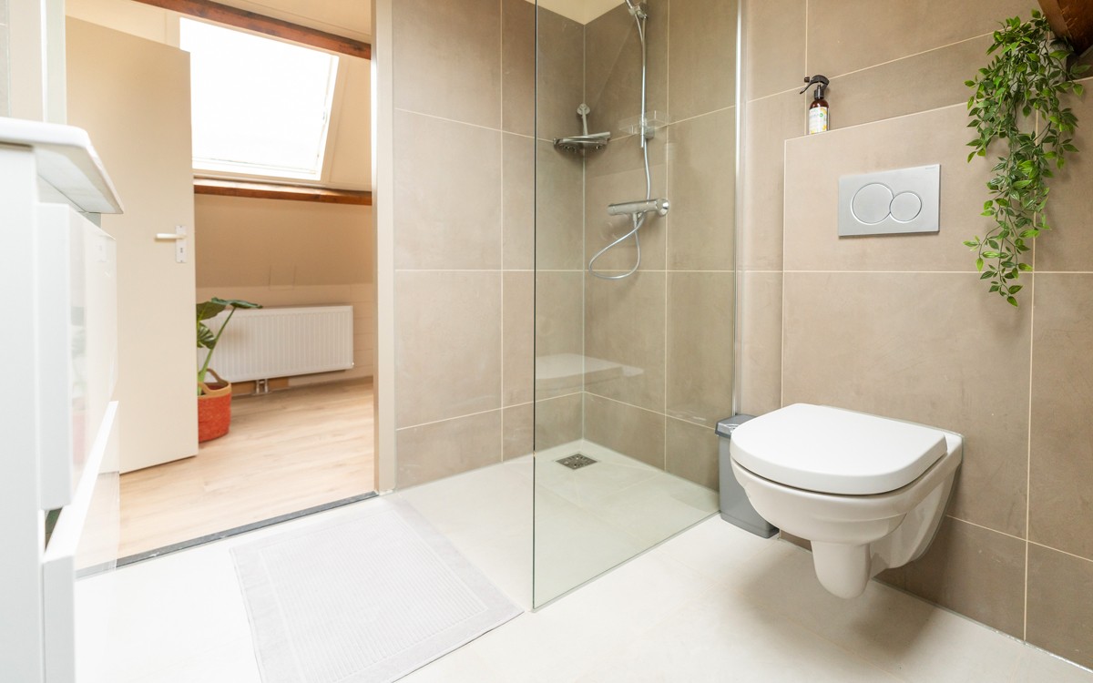 Pictures of Full Group Accommodation