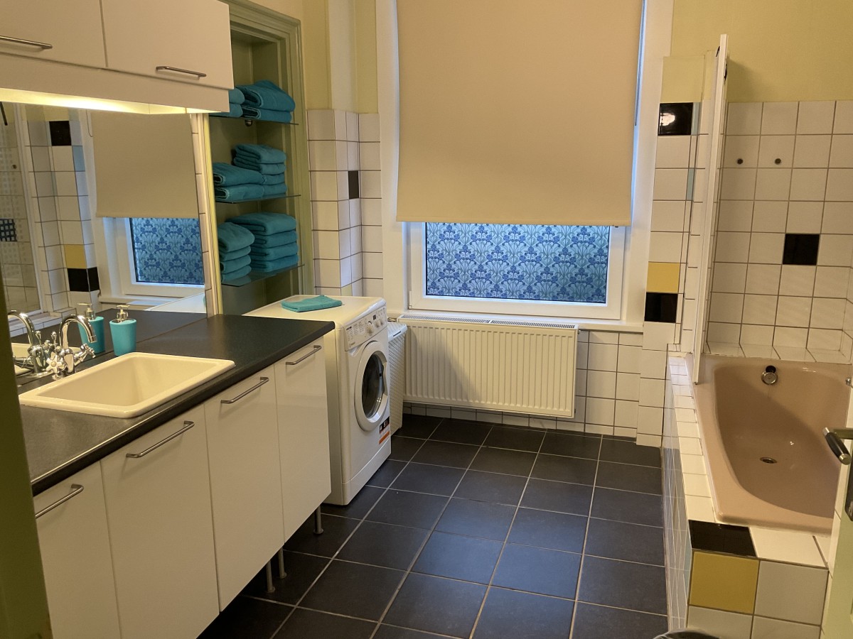 Pictures of Multatuli House