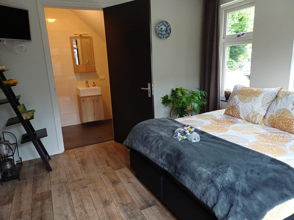 Dit is een 2 persoon kamer, benedenverdieping
