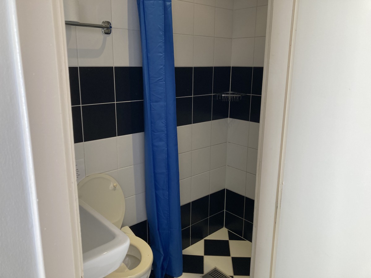 Pictures of Single room budget