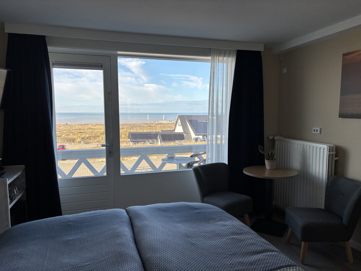 Pictures of Room Zeezicht