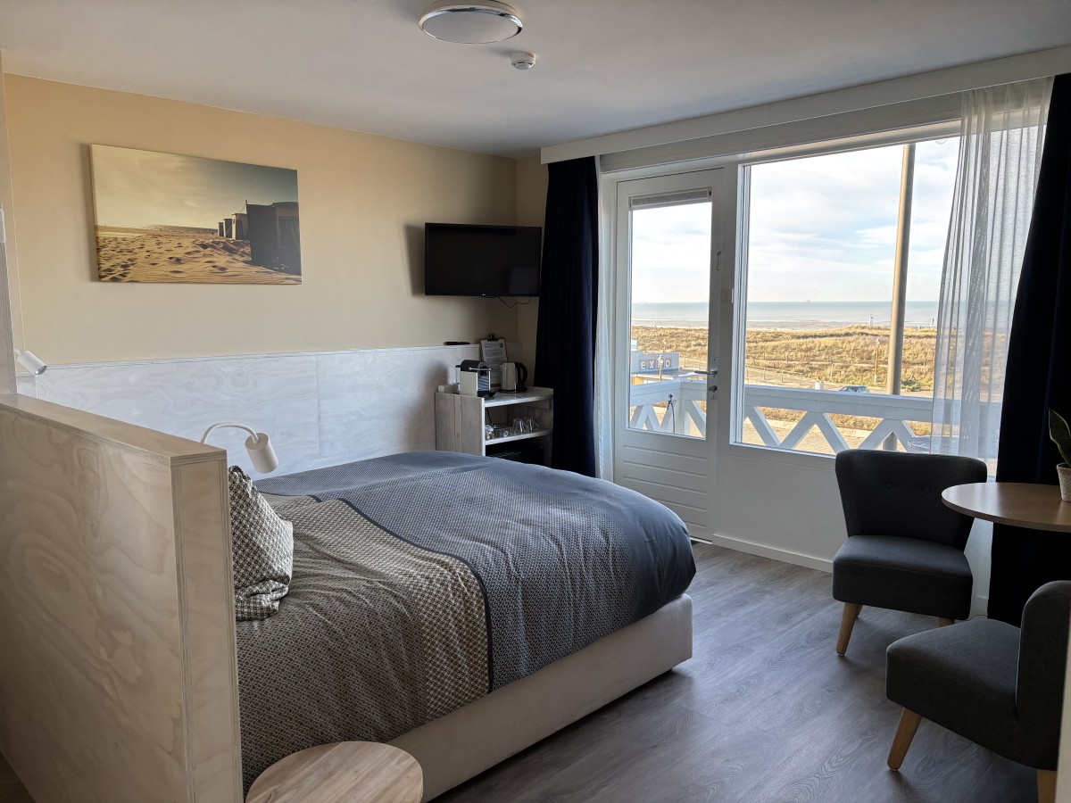 Pictures of Room Zeezicht