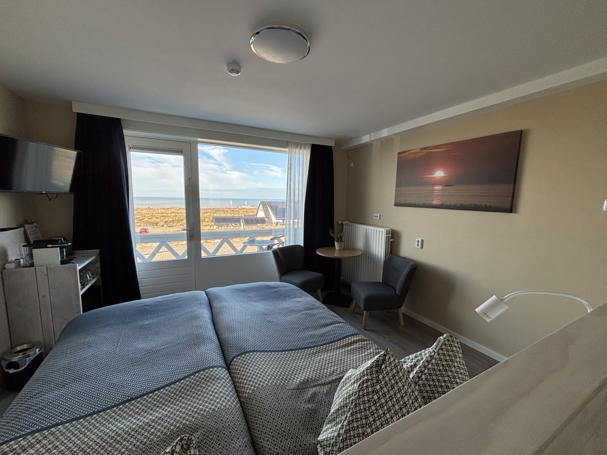 Pictures of Room Zeezicht