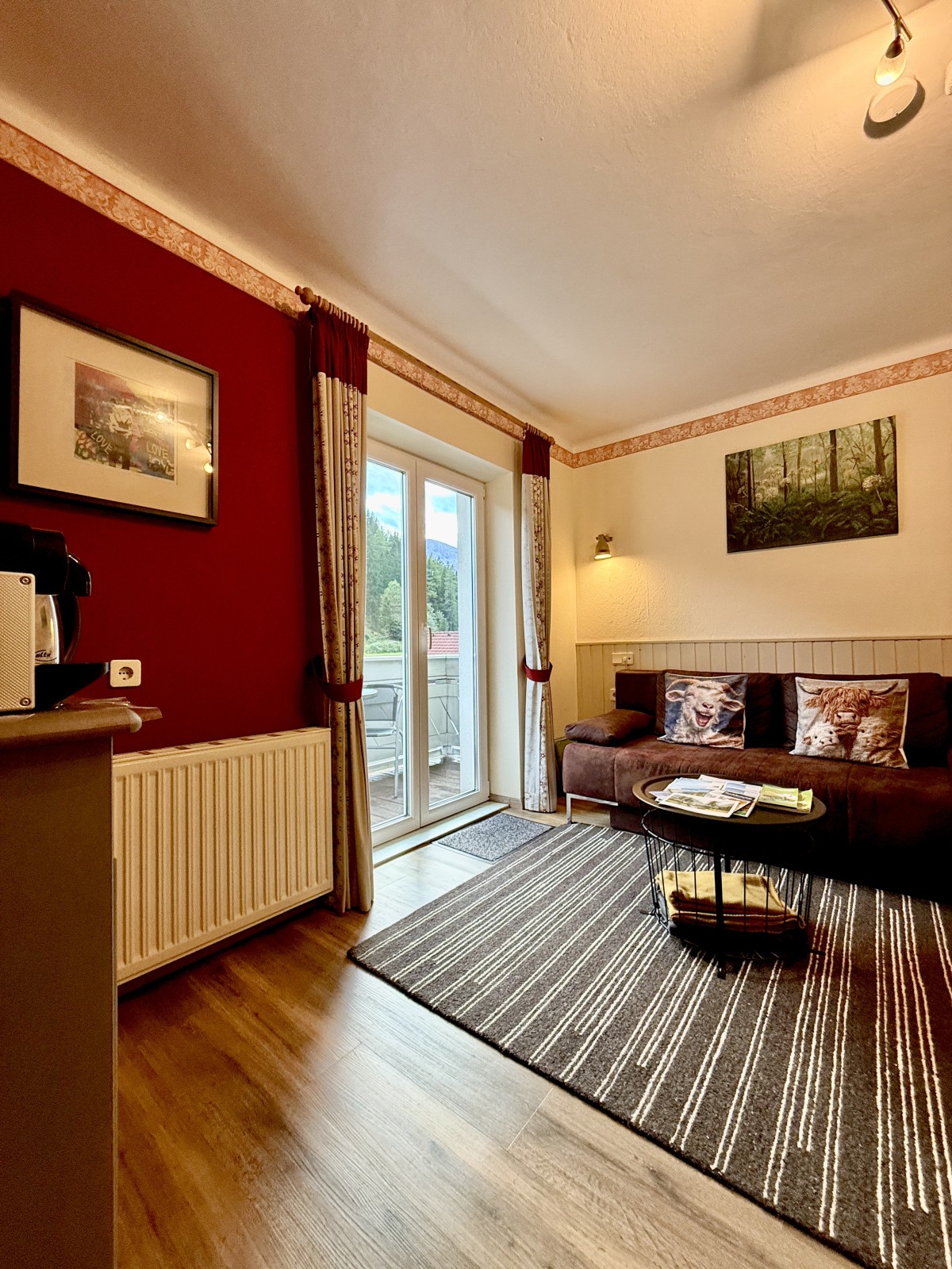 Pictures of Red Appartement (2 Rooms)