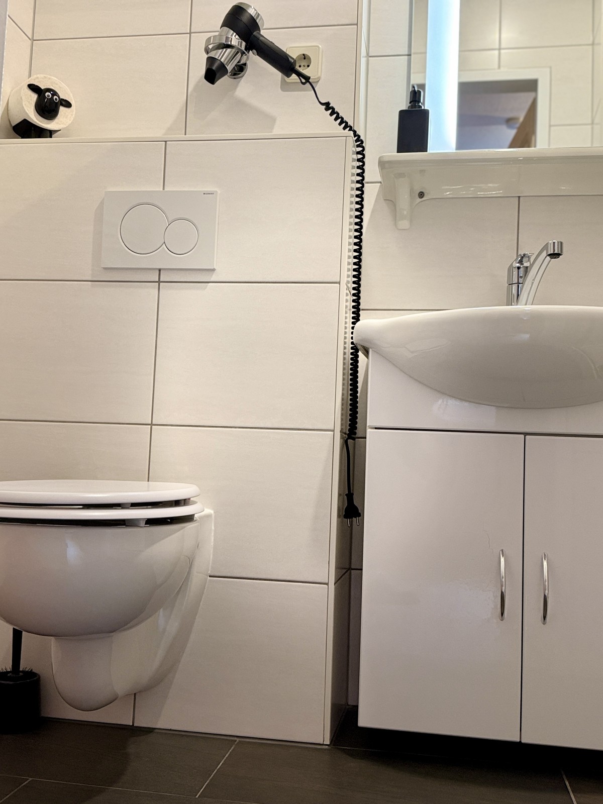 Pictures of Red Appartement (2 Rooms)