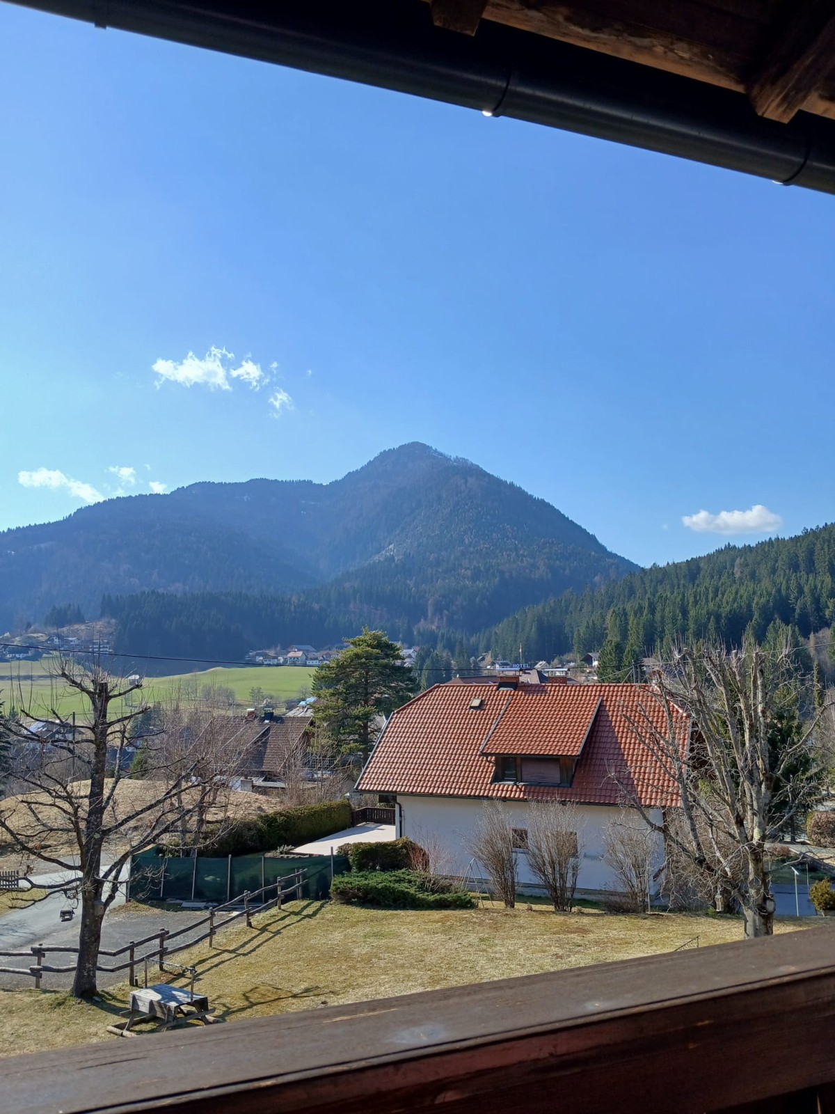Pictures of Family Room with Balcony