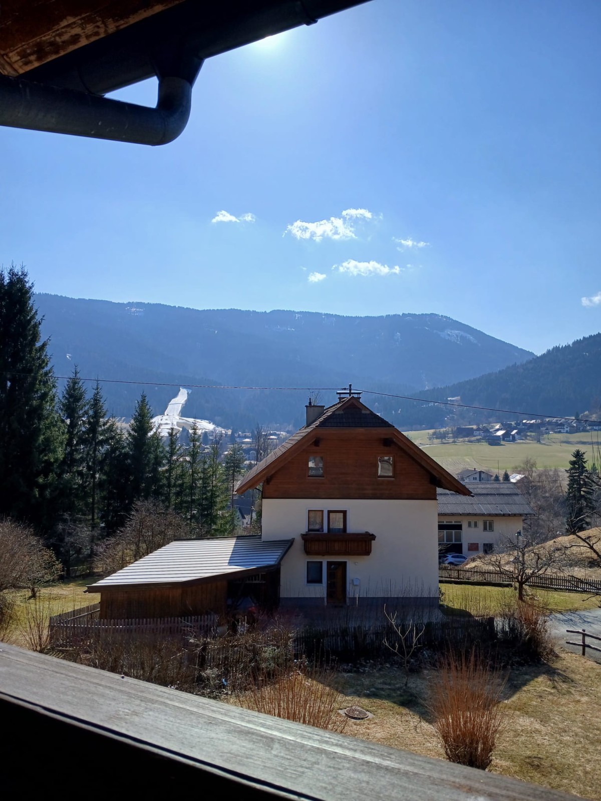 Pictures of Family Room with Balcony