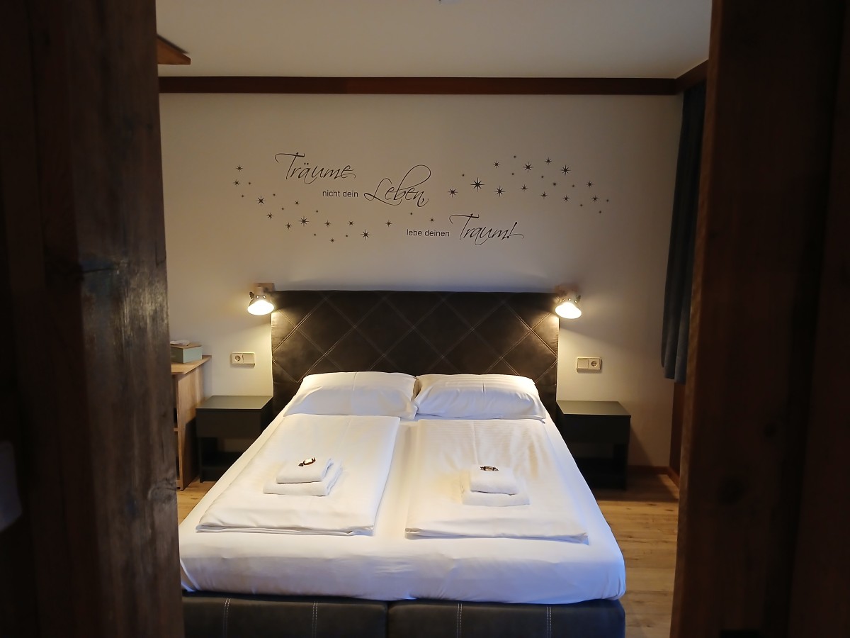 Pictures of Family Room with Balcony