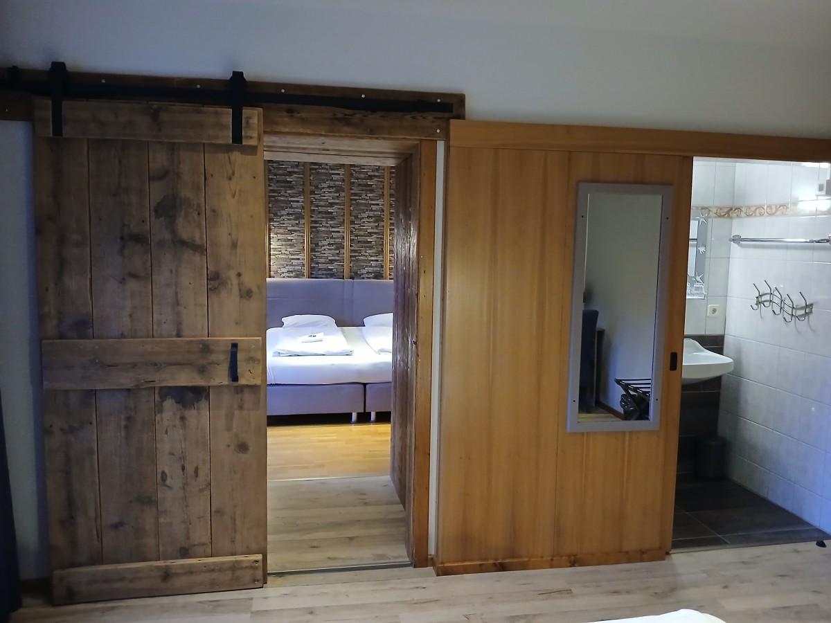 Pictures of Family Room with Balcony