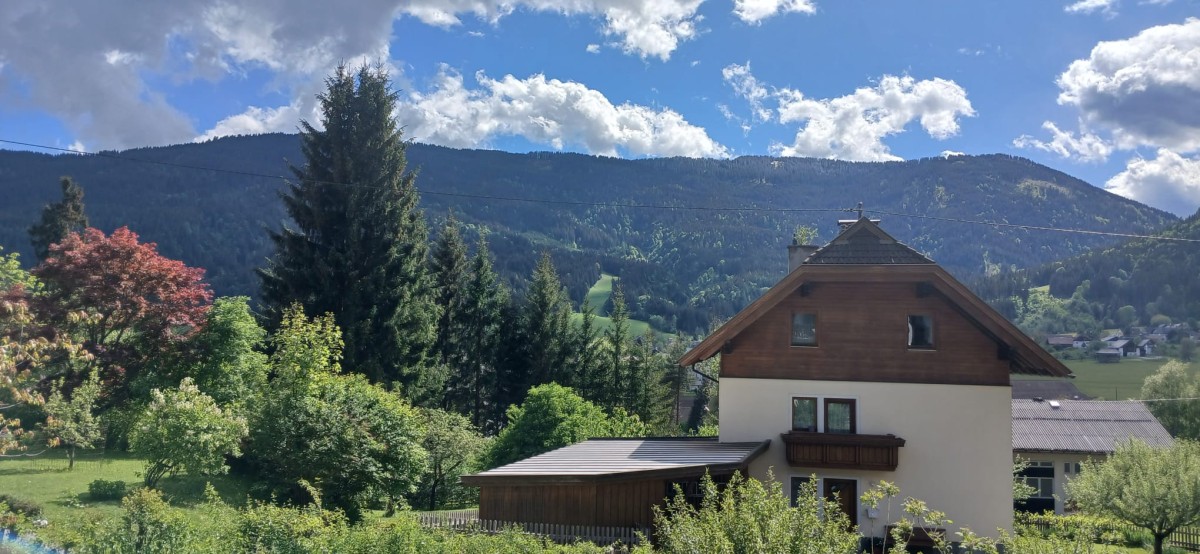 Bild von Vierbettzimmer mit Bergblick
