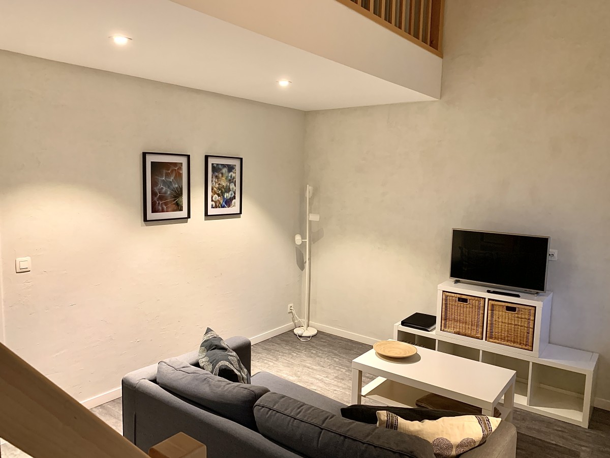 Pictures of Room 2: Deluxe room with Queen size box spring