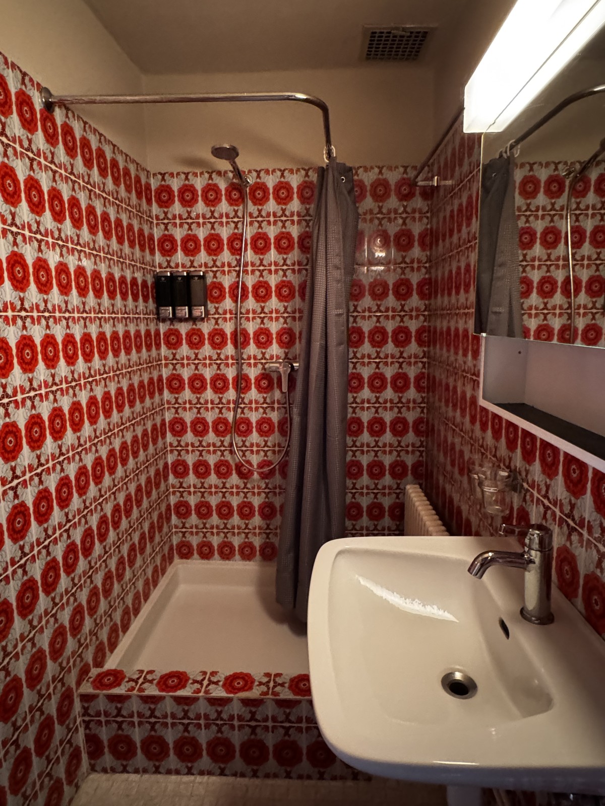 Pictures of Room Thun