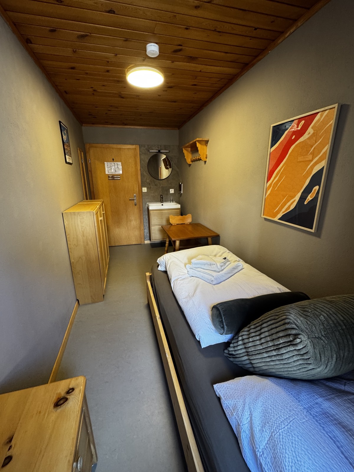 Pictures of Luzern Room