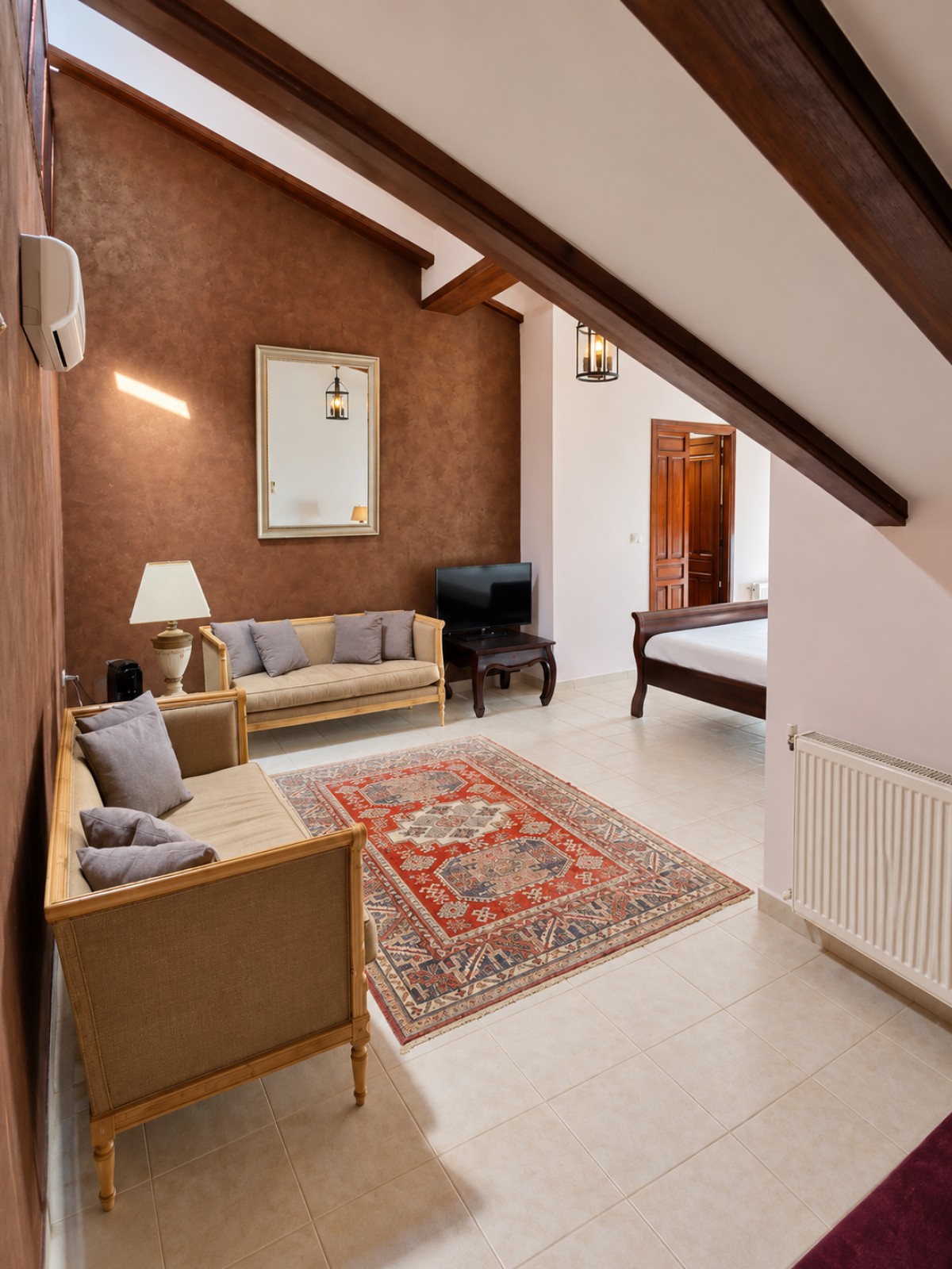 Pictures of King suite