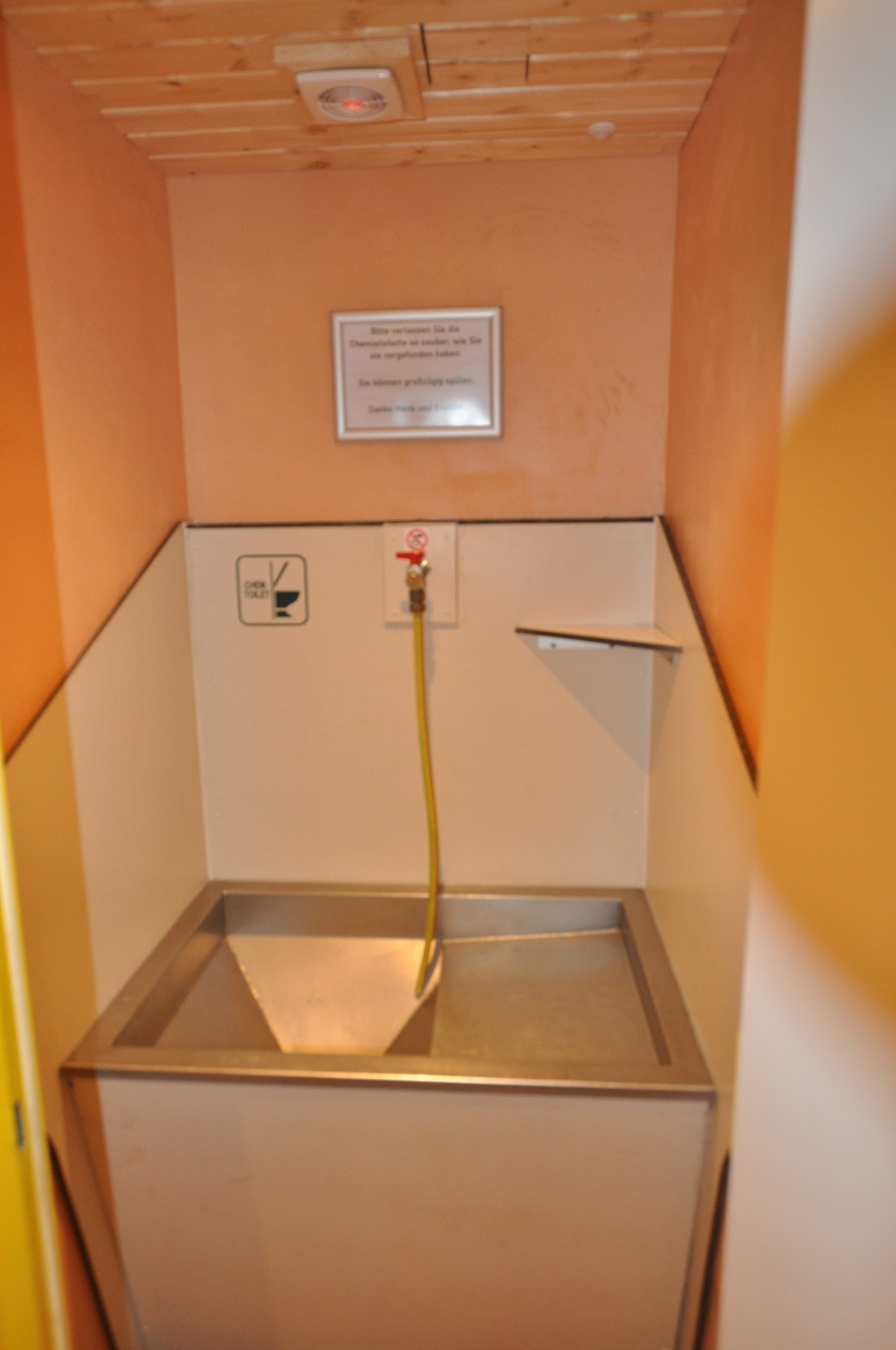 Pictures of motorhome site Hintergarten, 6 - 7,5 m 3,5t.