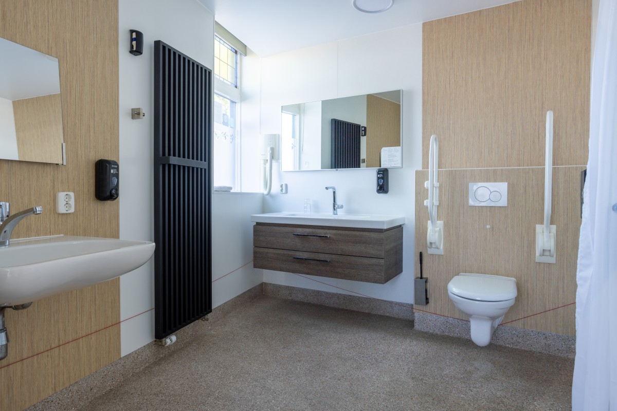 Pictures of Luxury Wheelchair-Accessible Double Room