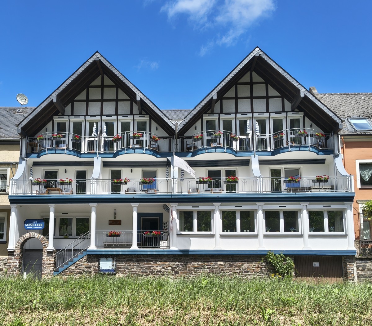 Bild von Luxe Frühstückzimmer mit Balkon und Moselblick