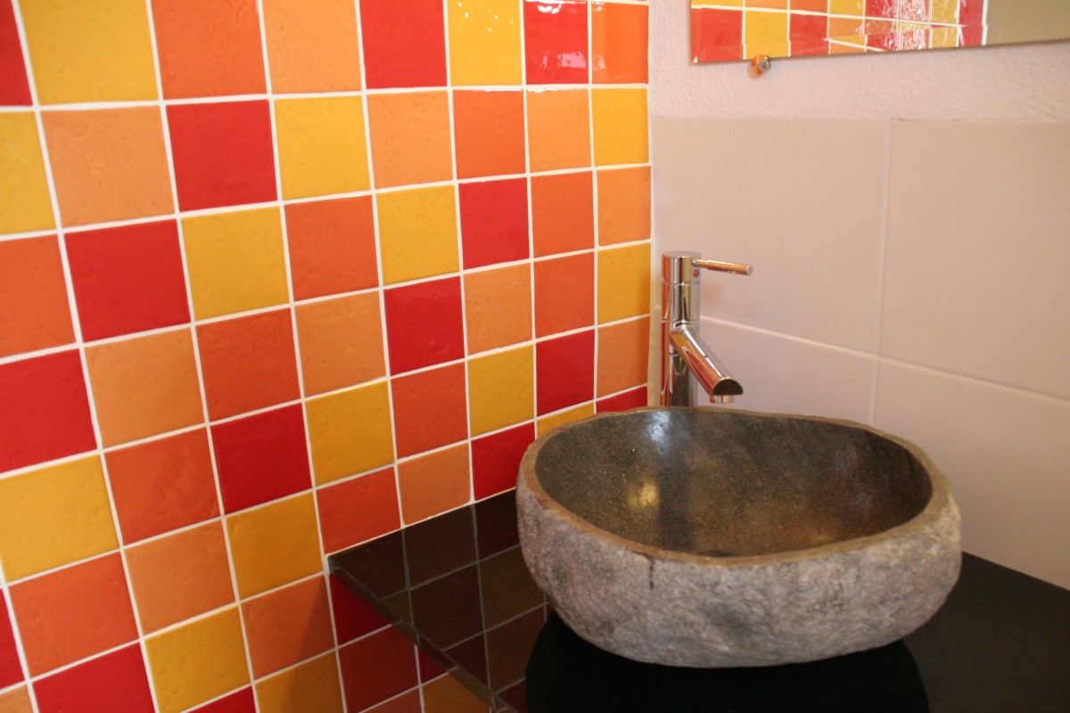 Afbeelding van 6) kleurrijke kamer, prachtig uitzicht en terras.