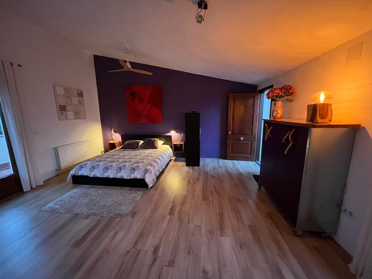 Afbeelding van 6) kleurrijke kamer, prachtig uitzicht en terras.