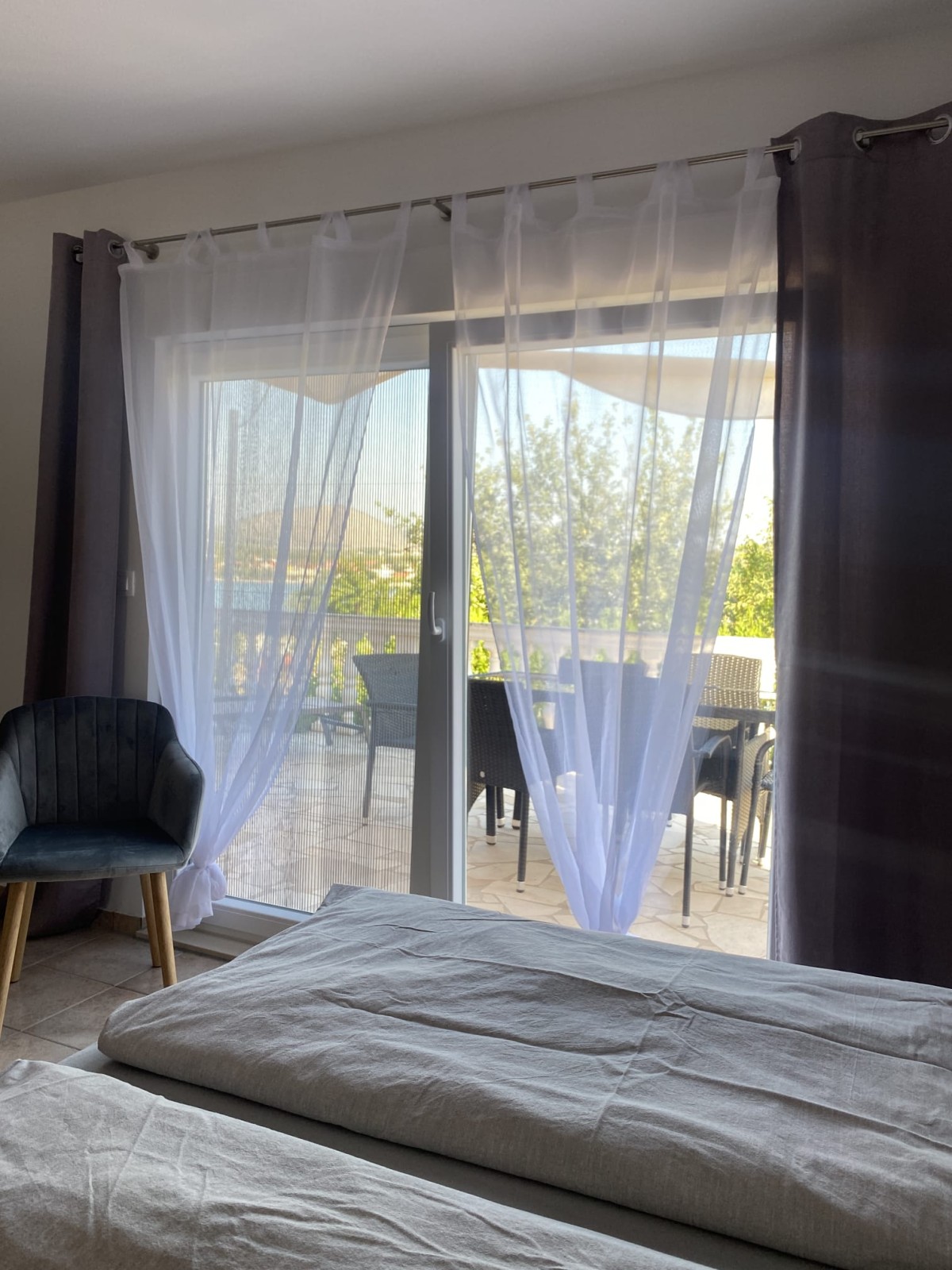 Pictures of 2-person apartment with sea view