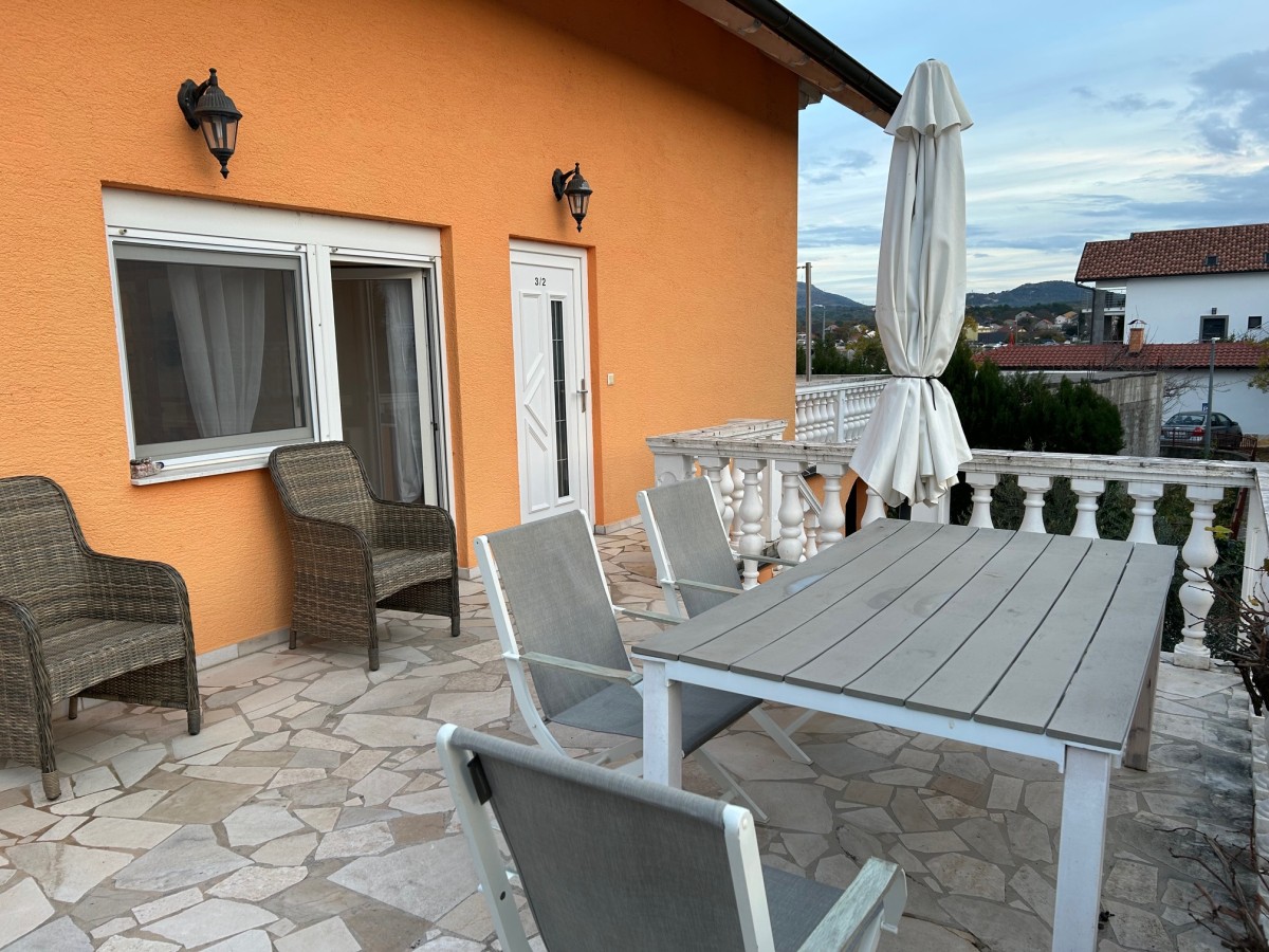 Pictures of 2-person apartment with balcony