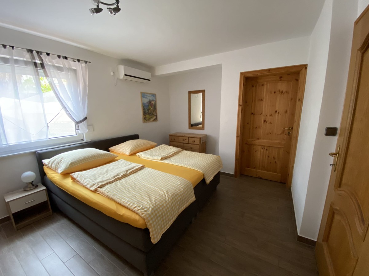 Pictures of apartment for 4-6 people on the ground floor