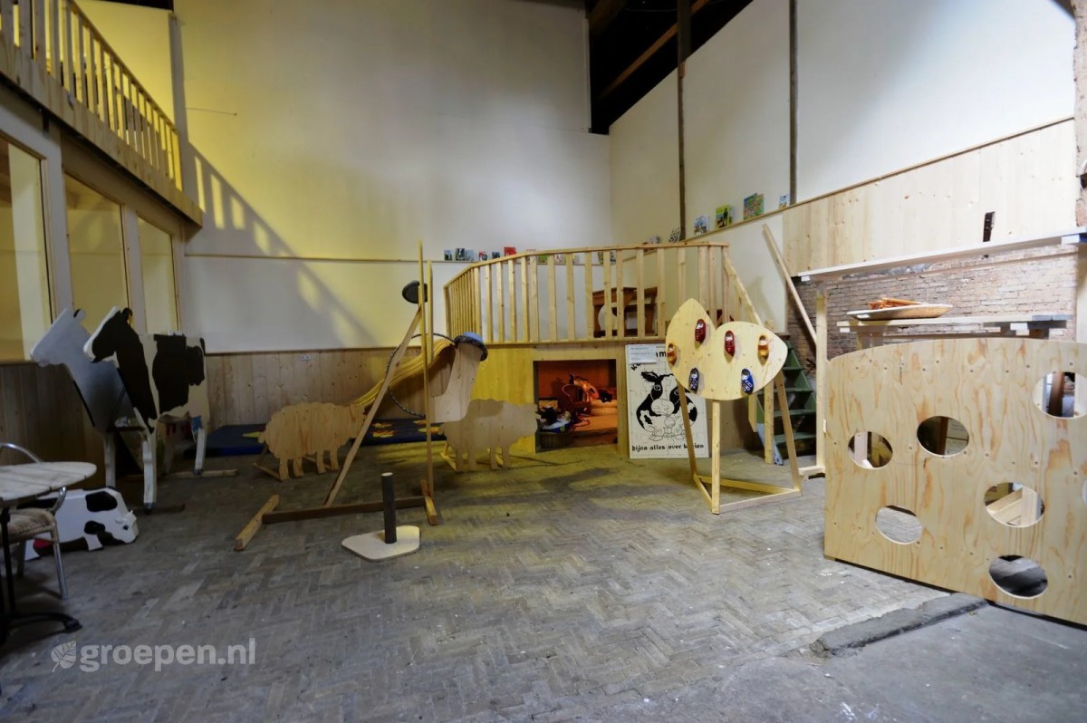 Afbeelding van Groepsruimte + 8 x 2 persoonsslaapkamer.