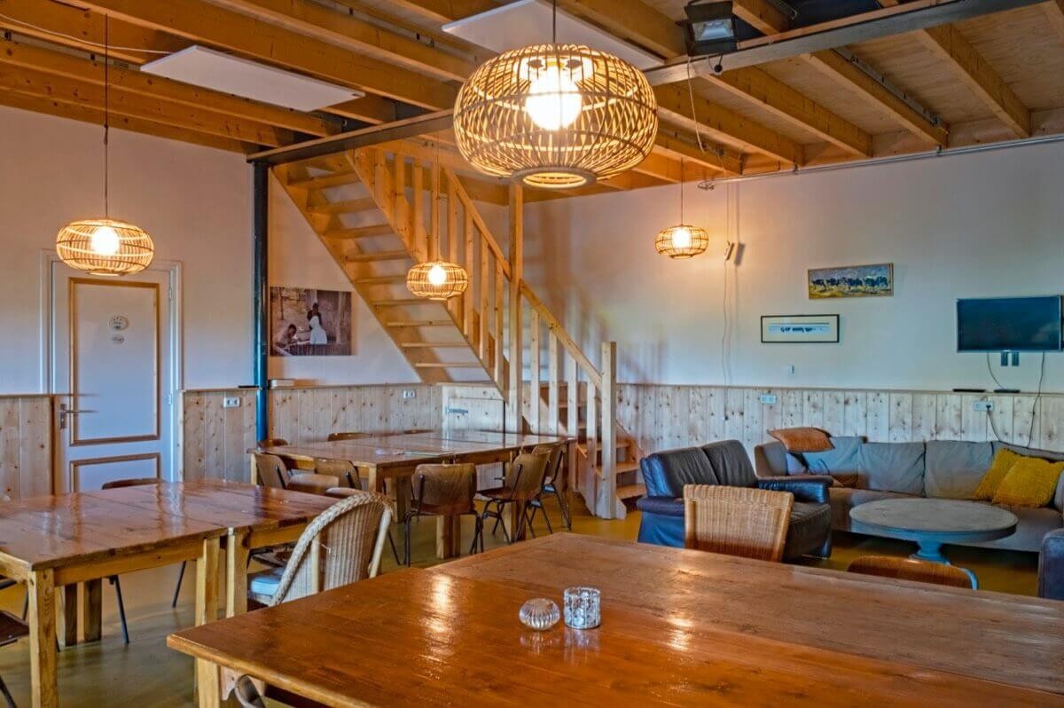 Afbeelding van Groepsruimte + 8 x 2 persoonsslaapkamer.