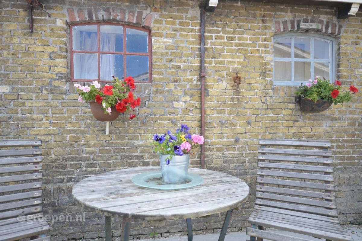 Afbeelding van Groepsruimte + 8 x 2 persoonsslaapkamer.