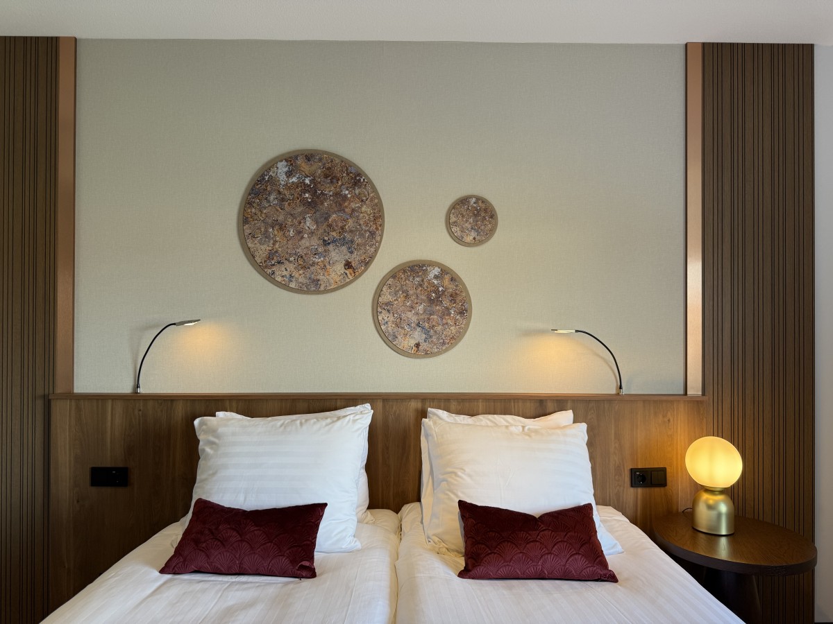 Pictures of Comfort room 1