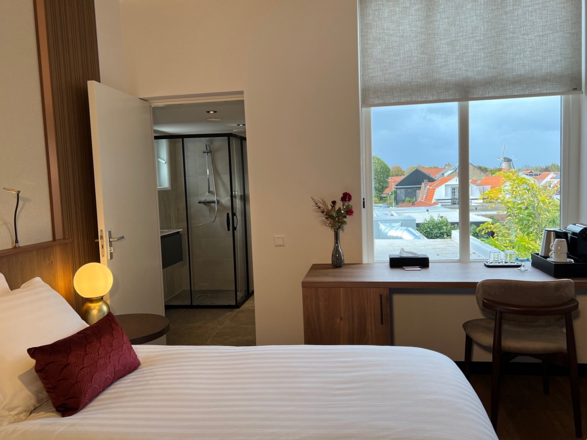 Pictures of Comfort room 1