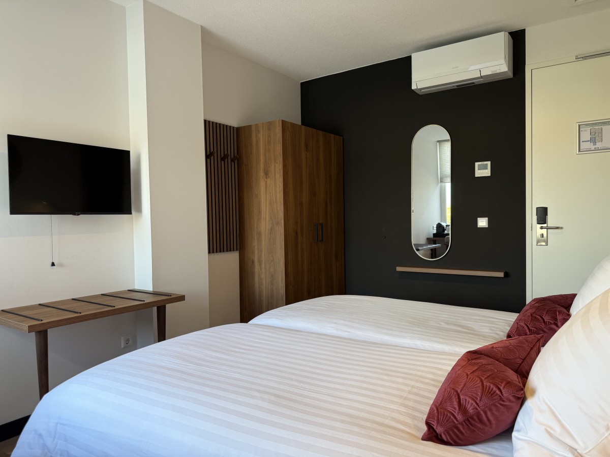 Pictures of Comfort room 1