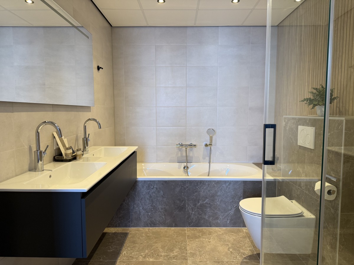 Pictures of Comfort room 2