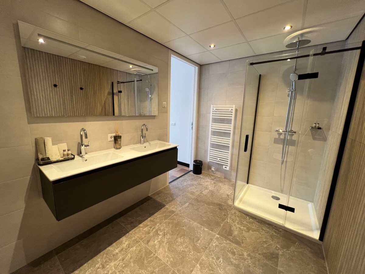 Pictures of Deluxe room 3