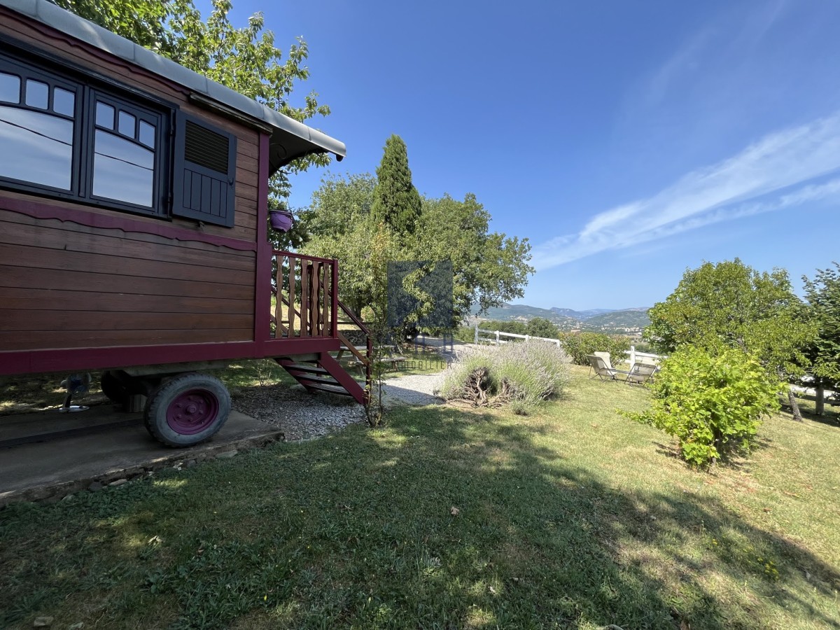 Pictures of Bohemian caravan