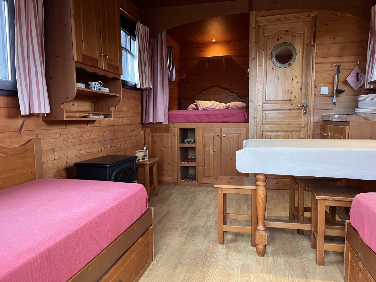 Pictures of Bohemian caravan