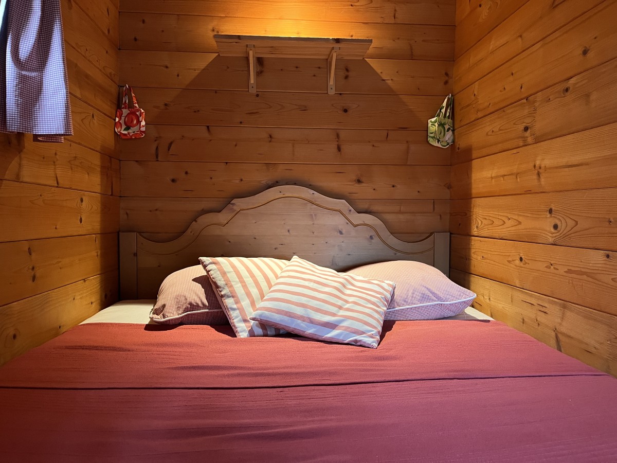 Pictures of Bohemian caravan