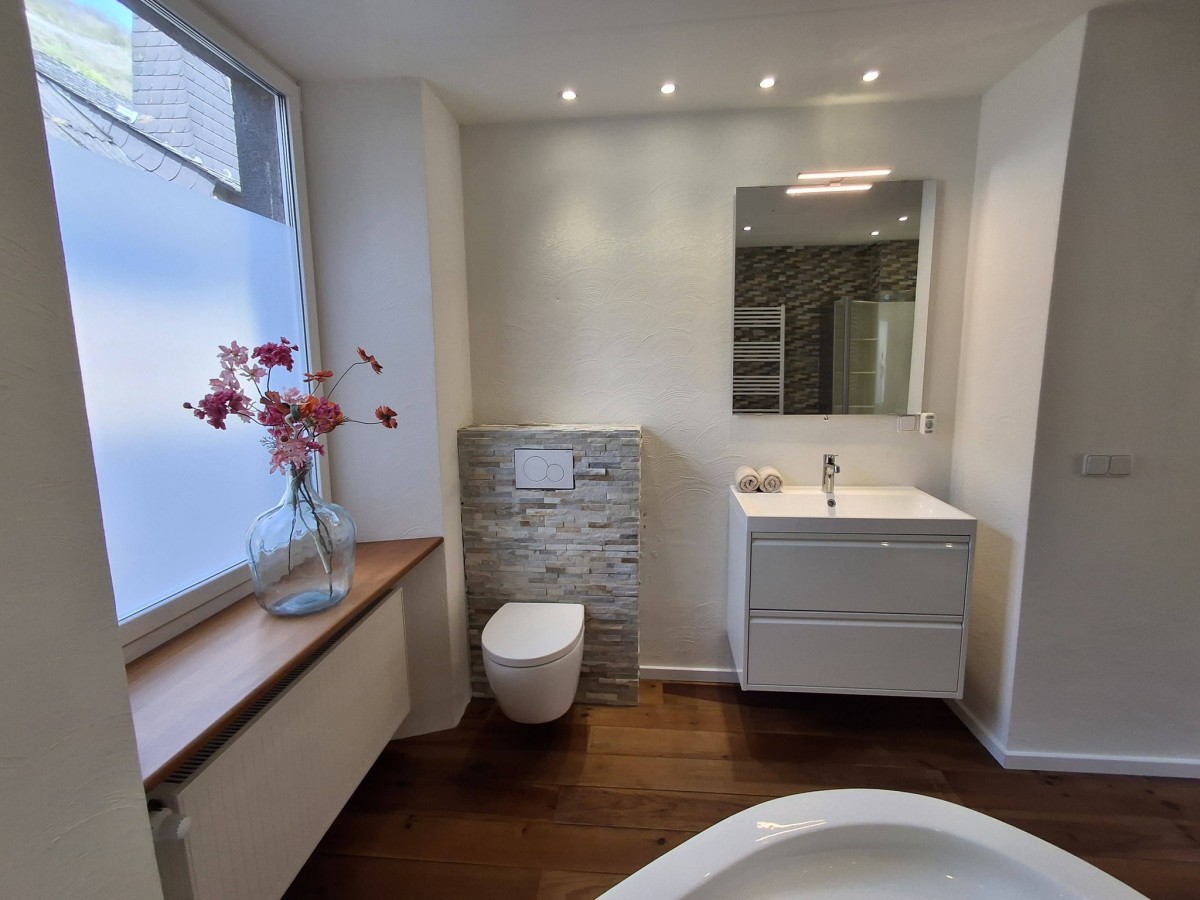 Afbeelding van Kamer met luxe badkamer, dakterras en Moezelzicht