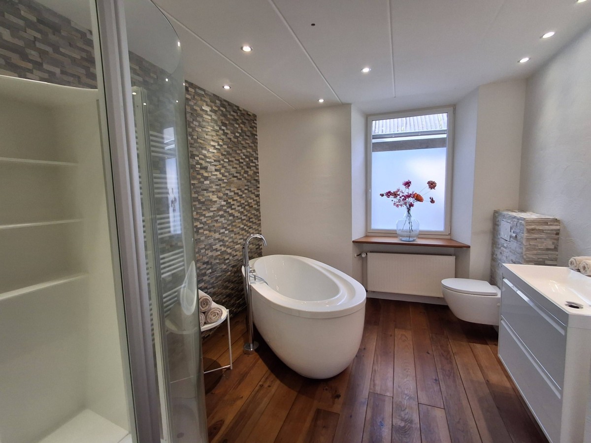 Afbeelding van Kamer met luxe badkamer, dakterras en Moezelzicht